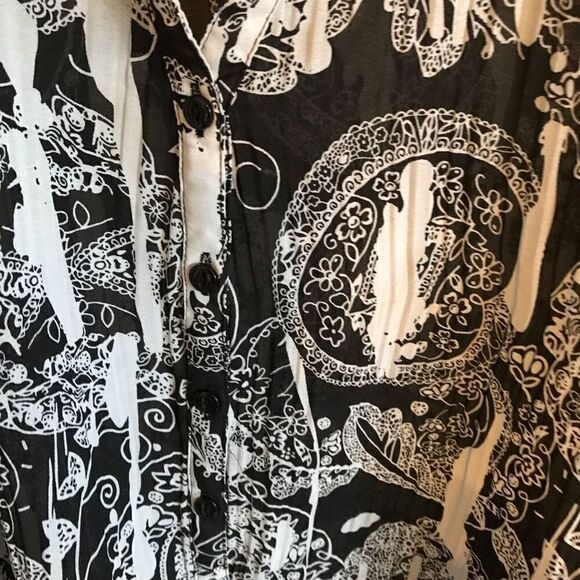 Lane Bryant Sz 22/24 button down Black Floral Blouse long sleeve - Picture 3 of 4